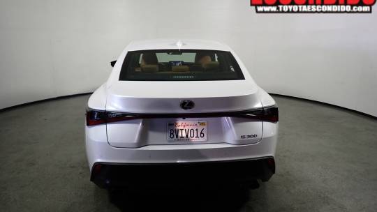 2021 Lexus IS