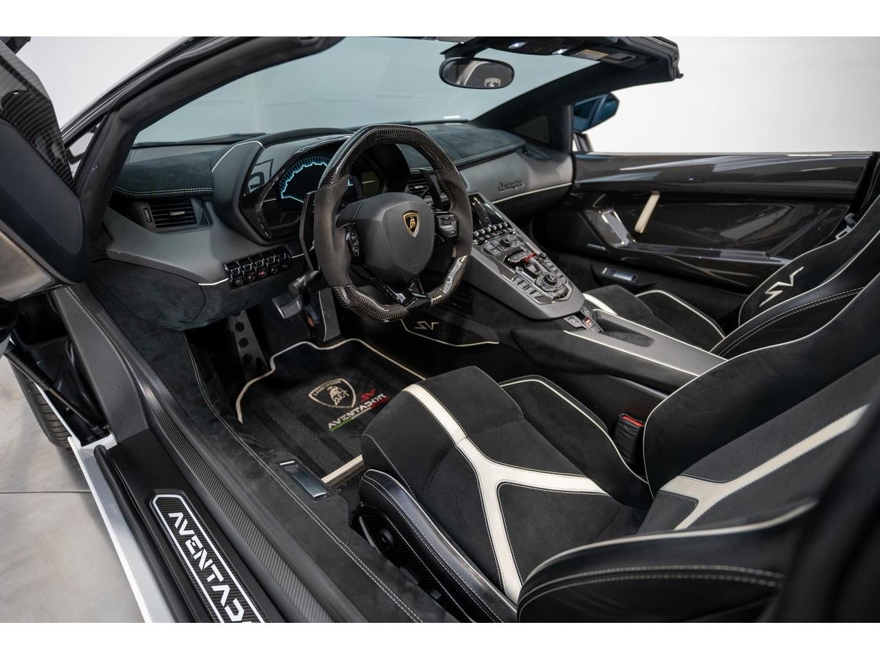 2016 lamborghini aventador