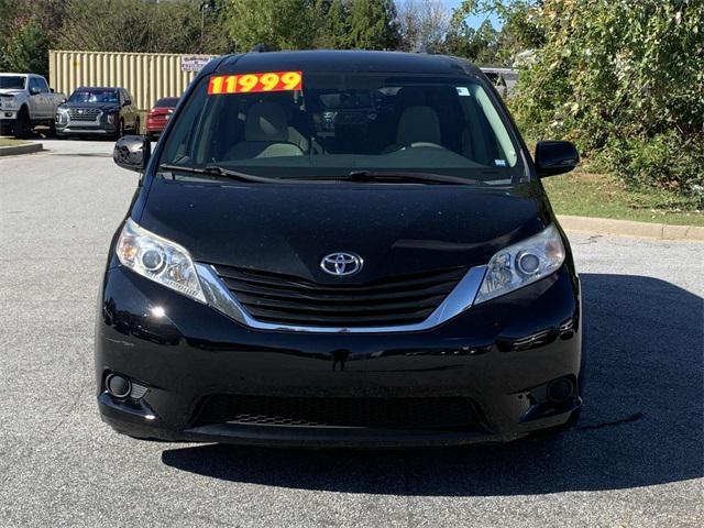 2013 toyota sienna le