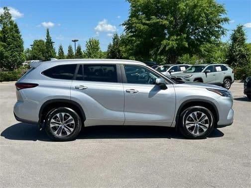 2024 toyota highlander xle in murfreesboro, tennessee