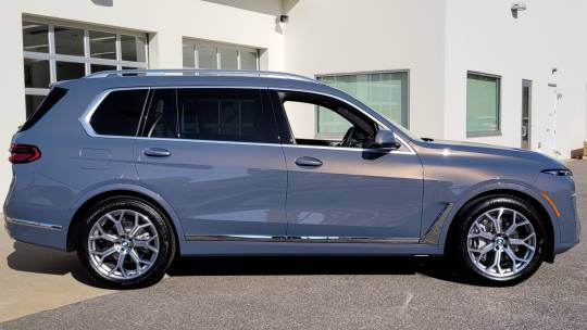 2025 BMW X7