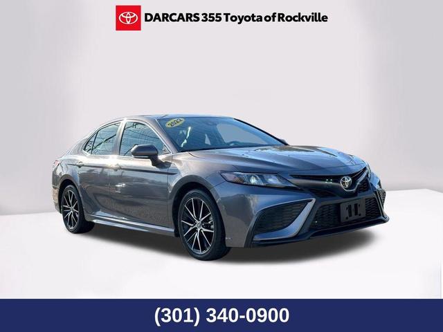 2022 toyota camry se