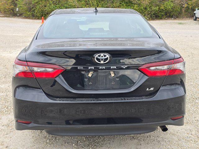 2022 toyota camry le