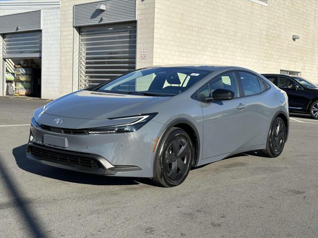 2023 toyota prius le