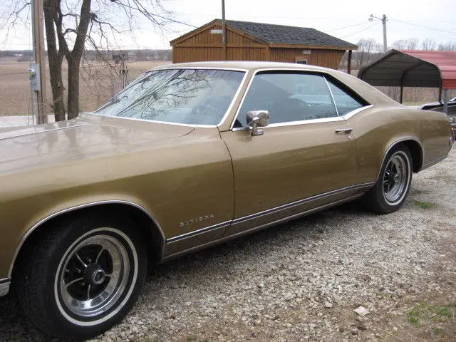 1969 buick riviera. lots of new parts. well kept, clean car. very nice driver