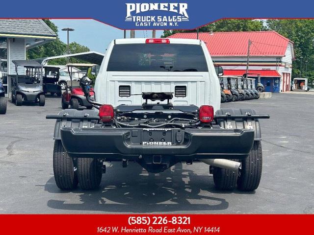 2022 ram 3500 tradesman crew cab 4x4 8' box