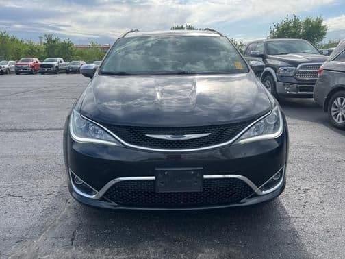 2017 chrysler pacifica limited in blackhawk village, iowa