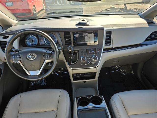 2017 toyota sienna xle