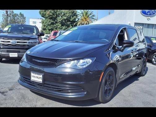 2020 chrysler voyager