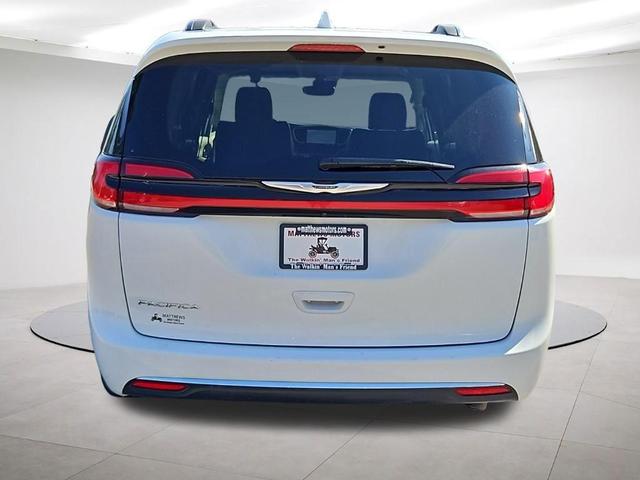 2022 chrysler pacifica touring-l
