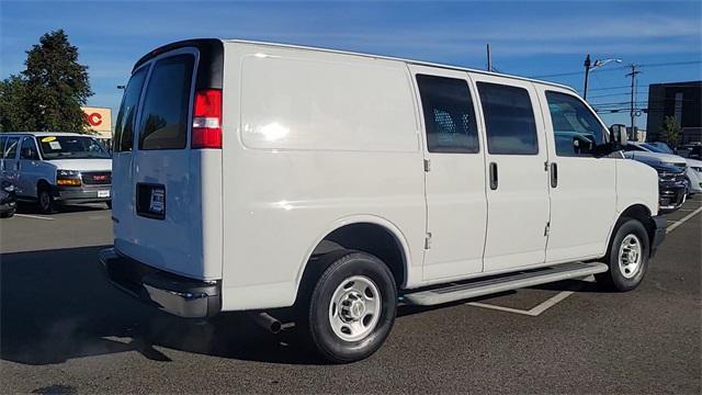 2022 chevrolet express 2500 rwd 2500 regular wheelbase wt