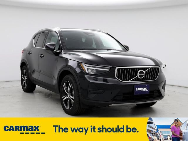2024 volvo xc40 b5 core bright theme
