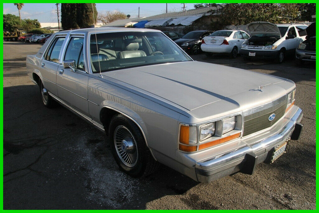 1988 ford ltd crown victoria lx sedan automatic 8 cylinder no reserve