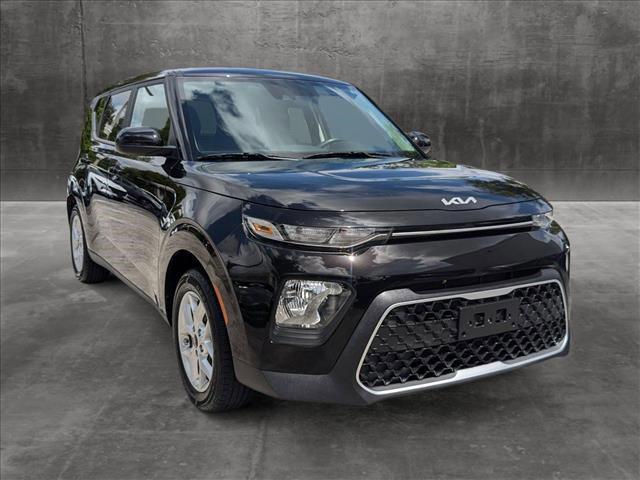2022 kia soul lx