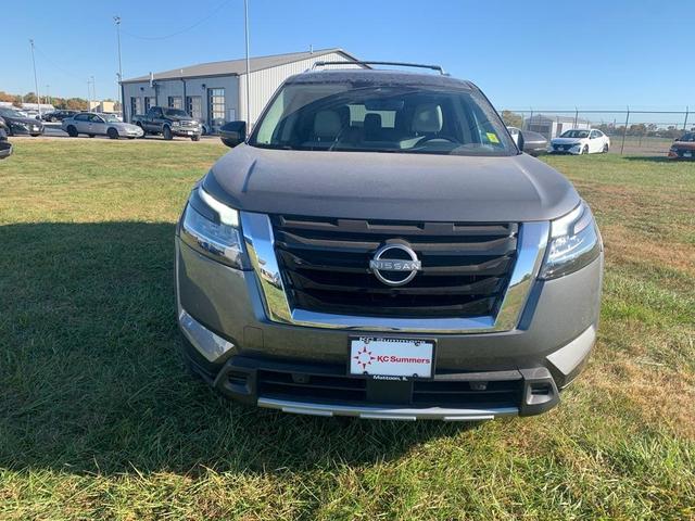 2023 nissan pathfinder sl