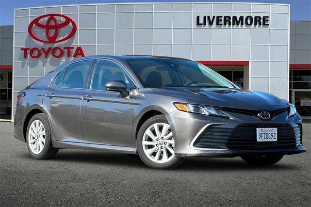 2023 toyota camry le