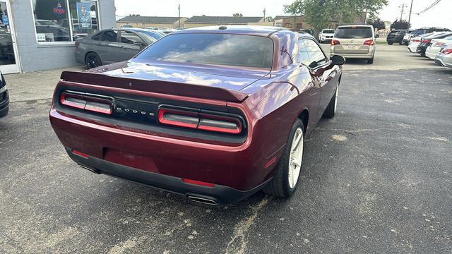 2018 dodge challenger sxt