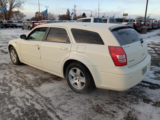 2005 dodge magnum se
