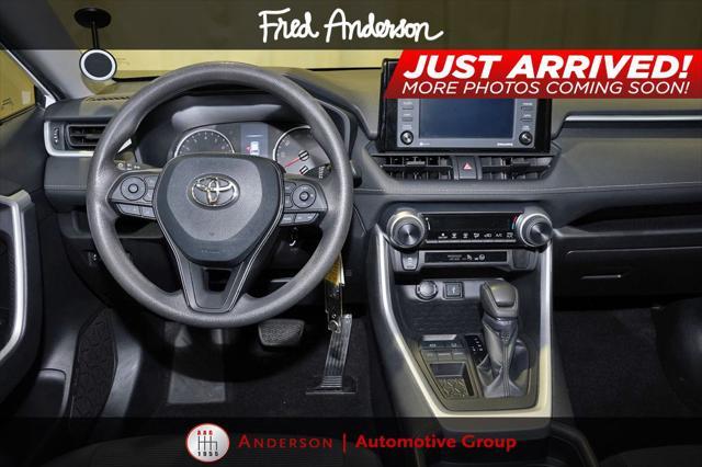 2021 toyota rav4 le