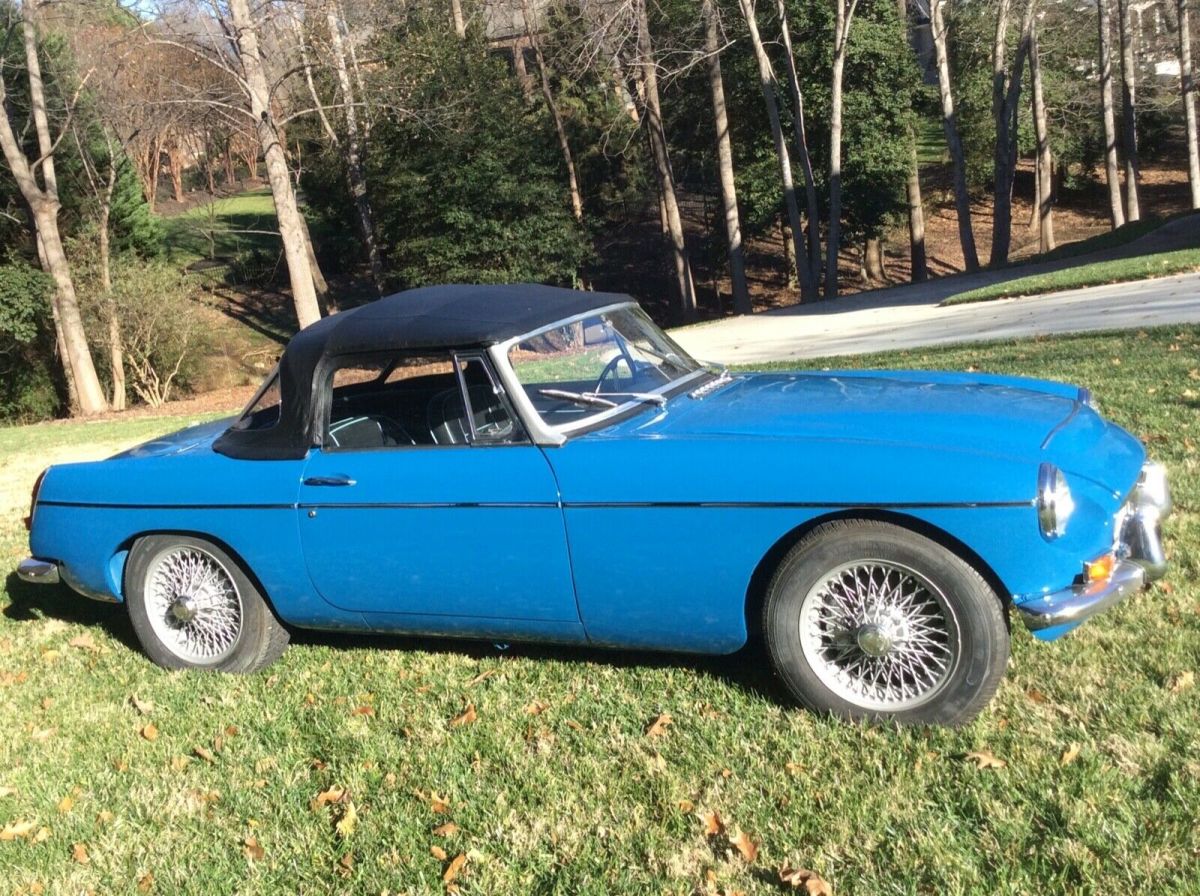 rare and restored 1968 mgc roadster w/ british motor heritage trust certificate