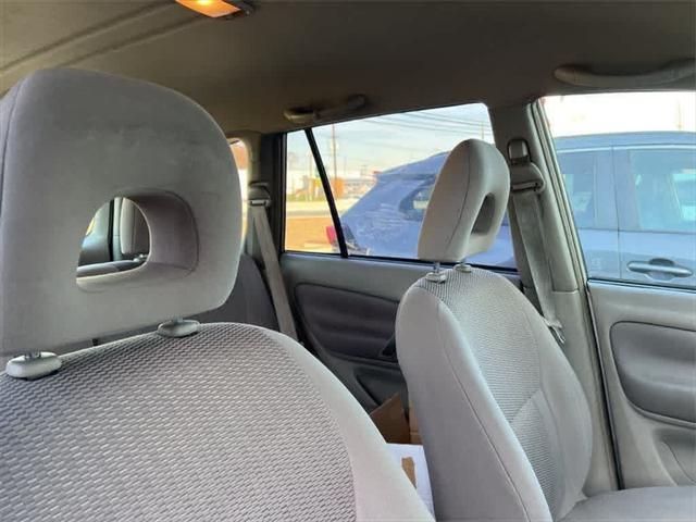 2004 toyota rav4 base