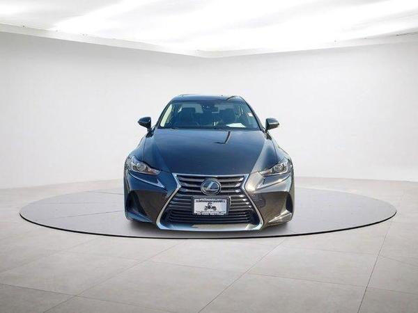 2018 lexus is in saint louis, missouri