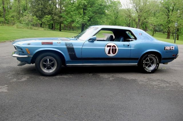 super cool 1970 ford mustang..302ci v8 engine, 3 spd manual trans, edlebrockcarb