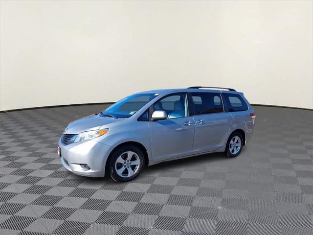 2014 toyota sienna le