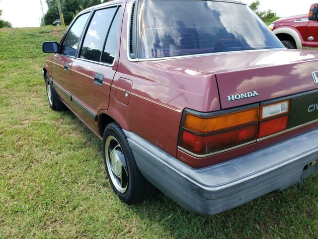 clean 1987 honda civic 4-door