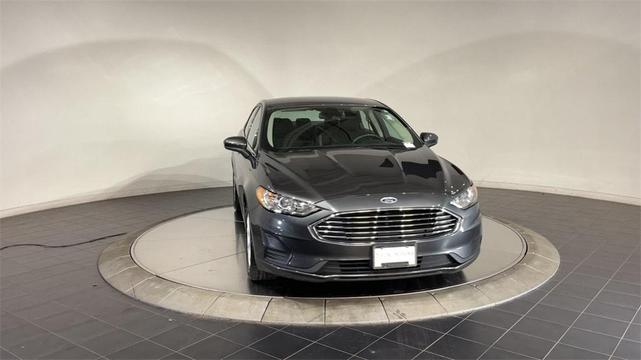 2020 ford fusion se
