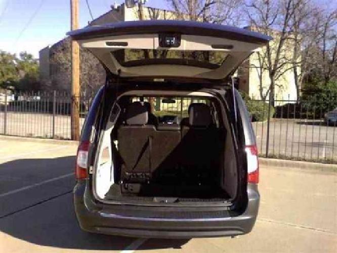 2012 chrysler town & country touring minivan 4d in arlington, tx