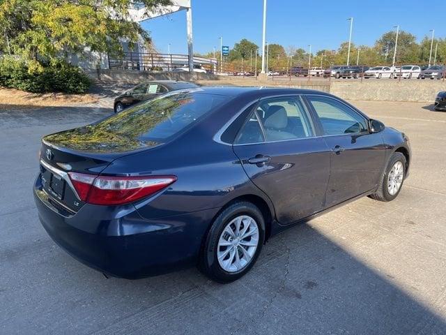 2017 toyota camry le