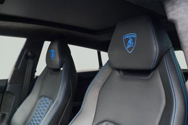2022 lamborghini urus
