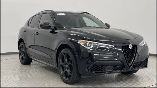 2023 Alfa Romeo Stelvio estrema