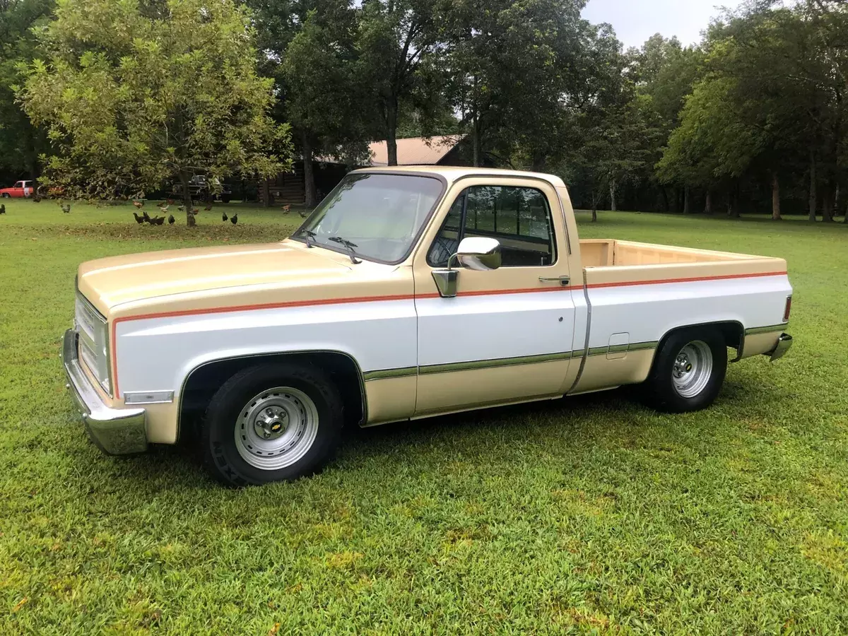 1985 chevrolet c10 squarebody pickup truck