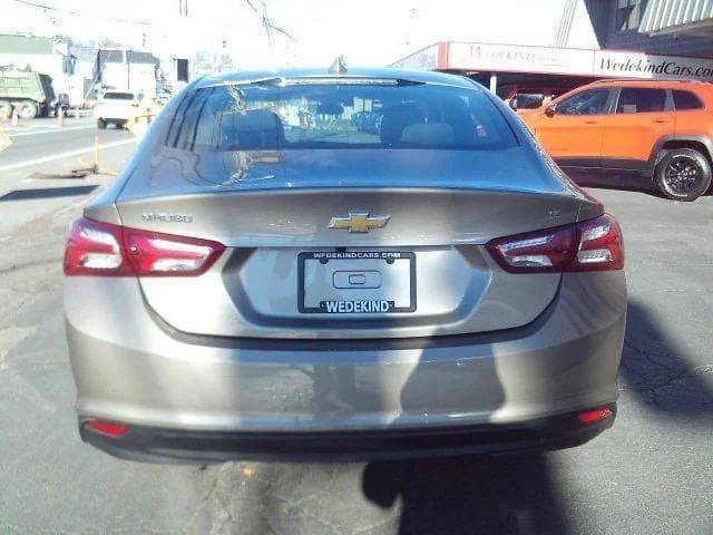 2022 chevrolet malibu fwd lt