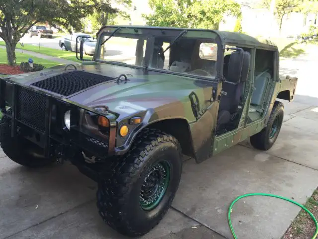 1989 humvee / m998 / hummer h1 custom stereo, rims, seats *street legal title*