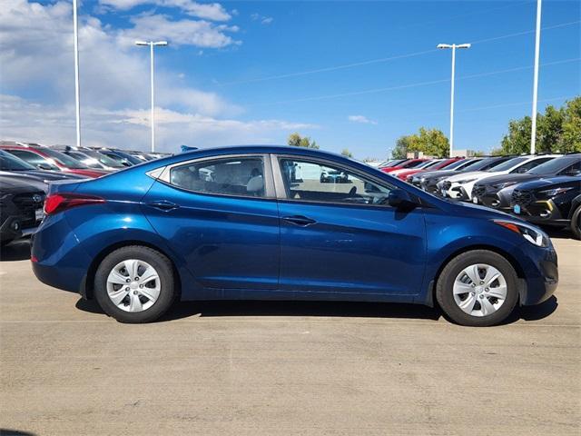 2016 hyundai elantra se
