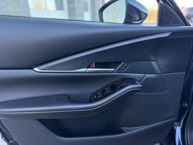 new 2025 mazda cx-30 2.5 s select sport