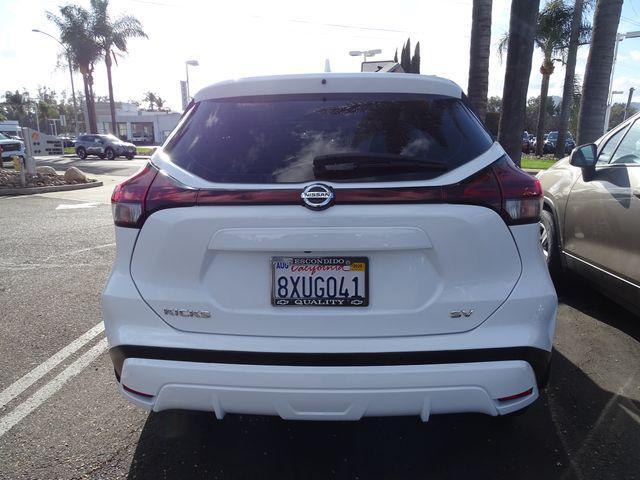 2021 nissan kicks sv