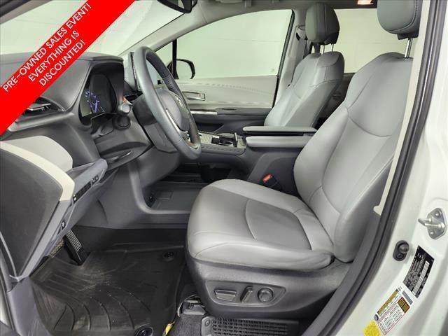2022 toyota sienna xle
