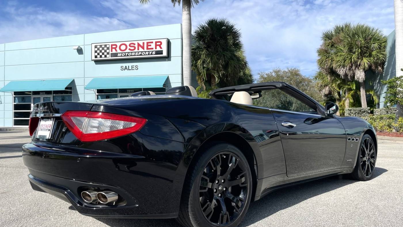 2011 maserati granturismo base