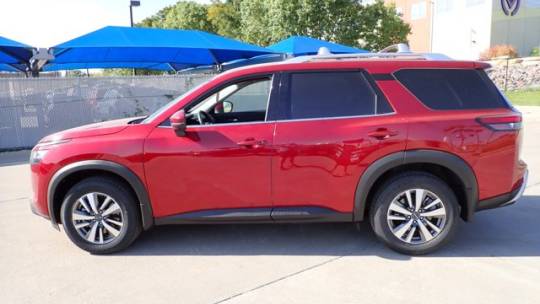 2023 nissan pathfinder sl