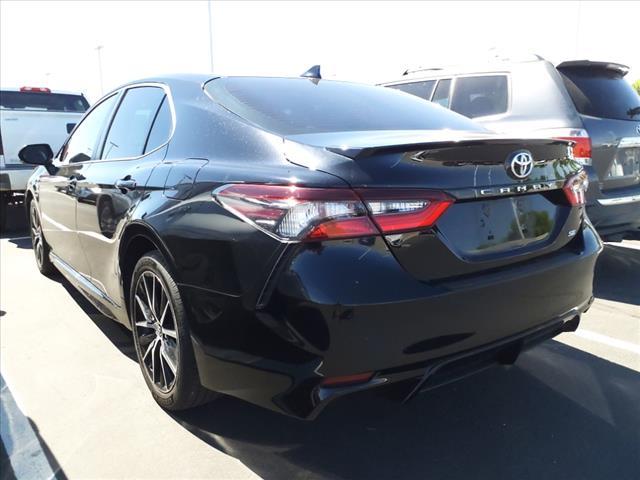 2022 toyota camry se