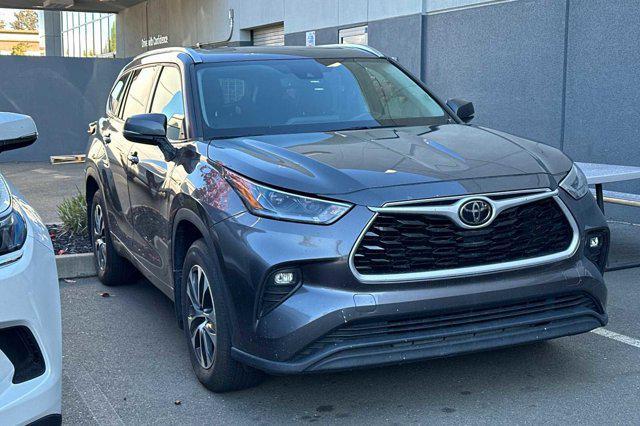 2021 toyota highlander xle