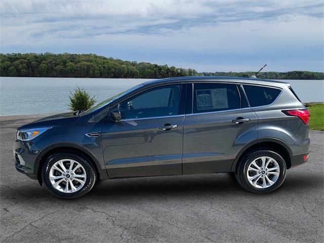2019 ford escape se