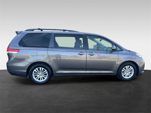 2014 toyota sienna xle