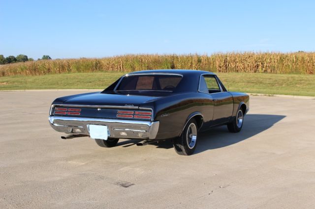 1967 pontiac gto h.o. 4 speed