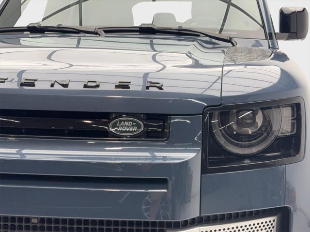 2024 land rover defender 110 p300