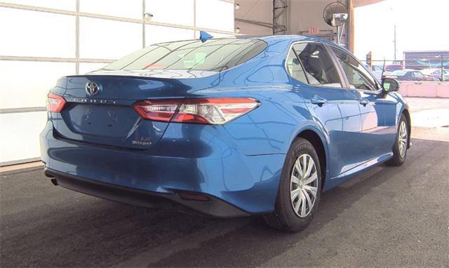 2020 toyota camry le